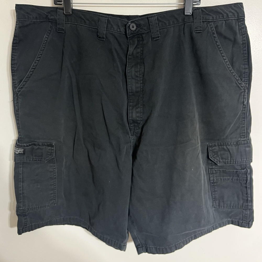 Men's Wrangler Black Cargo Shorts Size 44‎ 9.5" Inseam